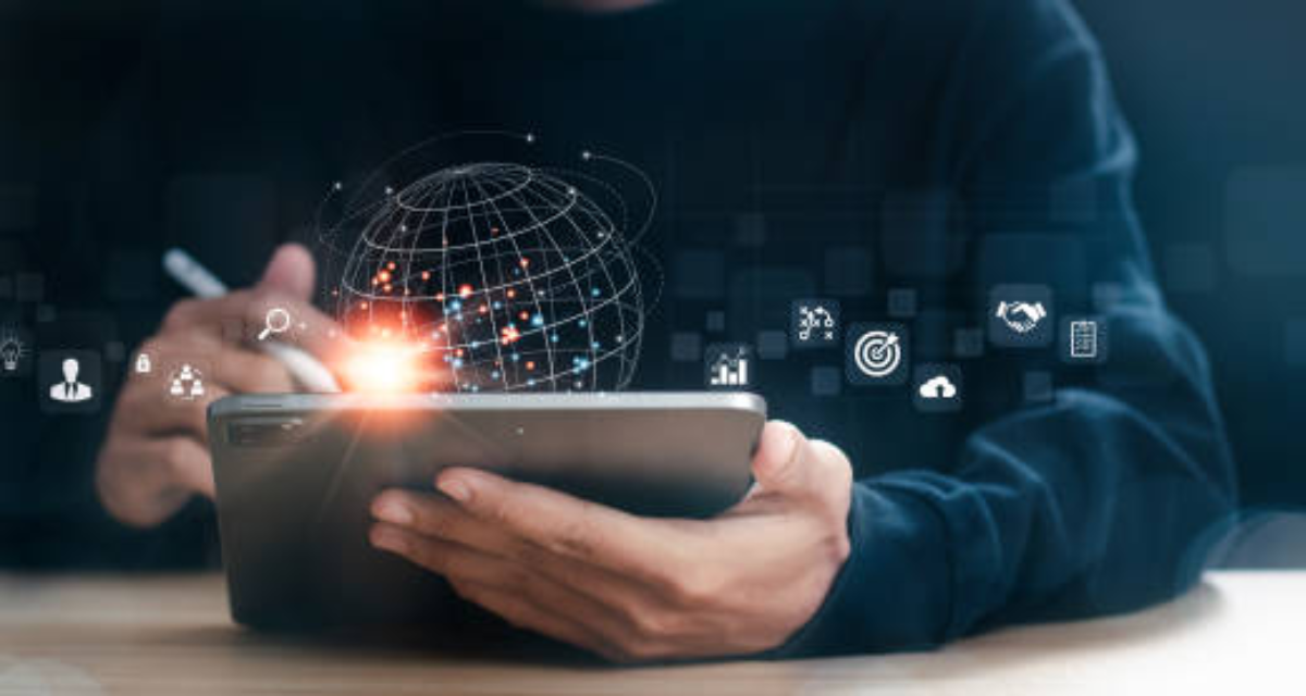 US and UK small business owners video conferencing with a digital marketing team in India.